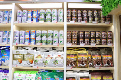 南國(guó)食品海口美蘭機(jī)場(chǎng)特產(chǎn)直營(yíng)店開(kāi)業(yè)啦