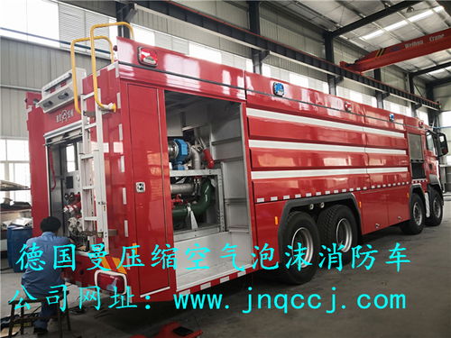 東風(fēng)消防灑水車價格昂貴的斯太爾10噸泡沫消防車解析